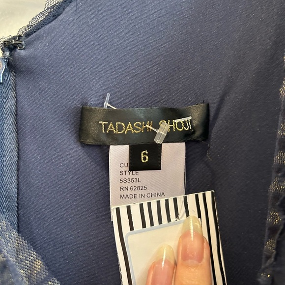 Tadashi Shoji navy and golf mesh floor length gown size 6 - Picture 4 of 6
